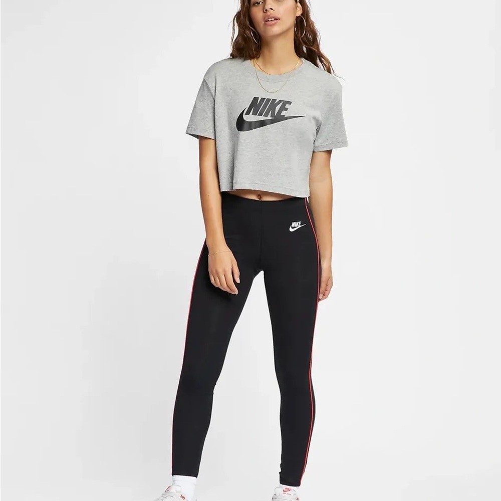 Nike Sportswear Essential Women's Cropped Logo T-Shirt - Picture 2 of 5